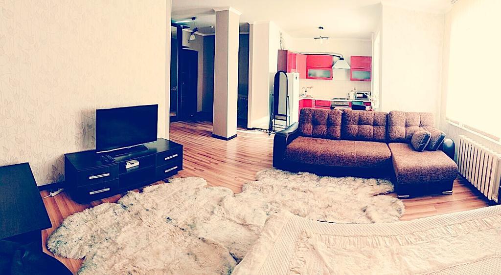 Apartment On Sauran Str Center アスターナ エクステリア 写真